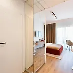 11th Floor Voguish By Bookinghost Warschau