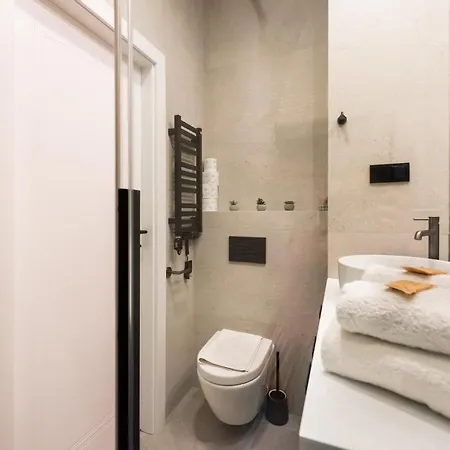 11th Floor Voguish By Bookinghost