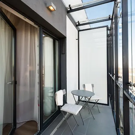 Apartment 11th Floor Voguish