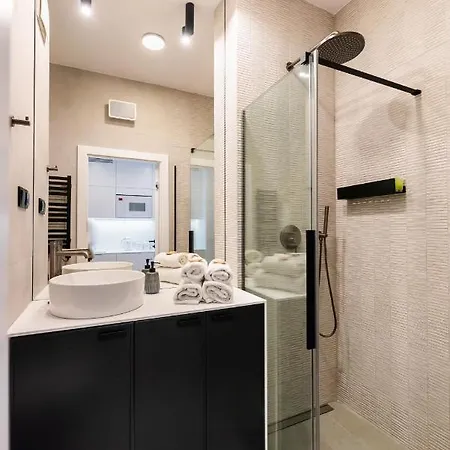 11th Floor Voguish By Bookinghost